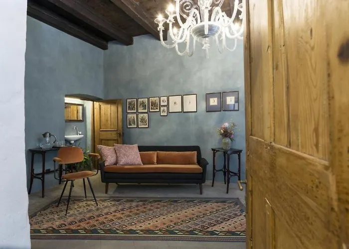 Lawien Goldenstern Residence